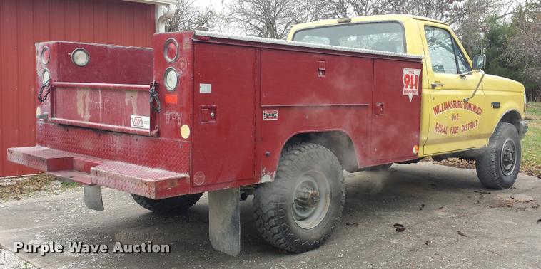 image for item J5732 1993 Ford F250 XLT utility truck