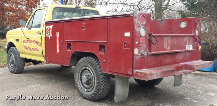 image for item J5732 1993 Ford F250 XLT utility truck