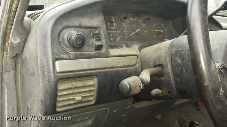 image for item J5732 1993 Ford F250 XLT utility truck