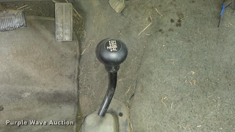 image for item J5732 1993 Ford F250 XLT utility truck