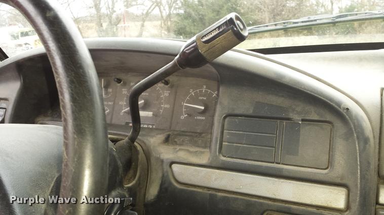 image for item J5732 1993 Ford F250 XLT utility truck