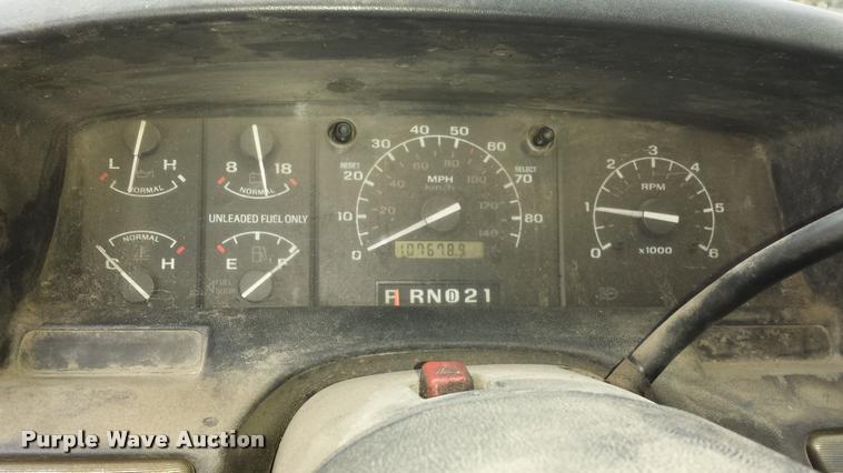 image for item J5732 1993 Ford F250 XLT utility truck