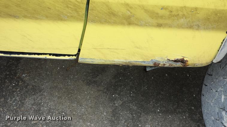 image for item J5732 1993 Ford F250 XLT utility truck