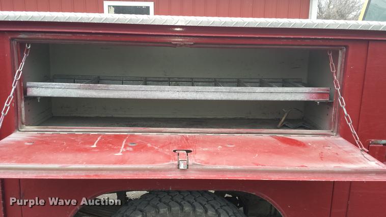 image for item J5732 1993 Ford F250 XLT utility truck