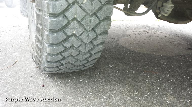 image for item J5732 1993 Ford F250 XLT utility truck