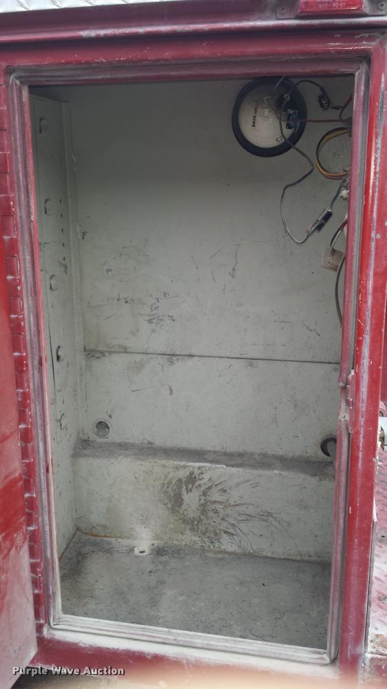 image for item J5732 1993 Ford F250 XLT utility truck