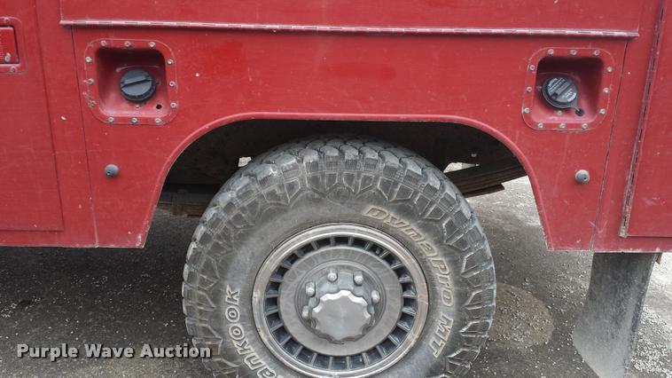 image for item J5732 1993 Ford F250 XLT utility truck