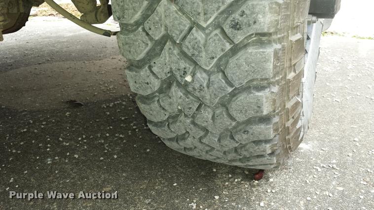 image for item J5732 1993 Ford F250 XLT utility truck