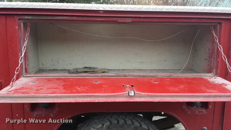 image for item J5732 1993 Ford F250 XLT utility truck