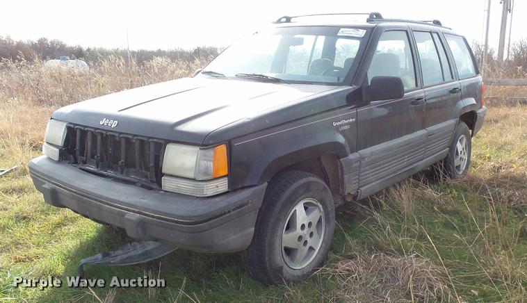 image for item J5739 1994 Jeep Grand Cherokee SUV