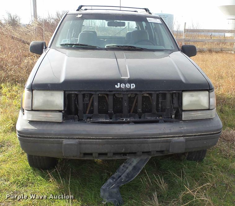 image for item J5739 1994 Jeep Grand Cherokee SUV