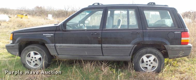 image for item J5739 1994 Jeep Grand Cherokee SUV