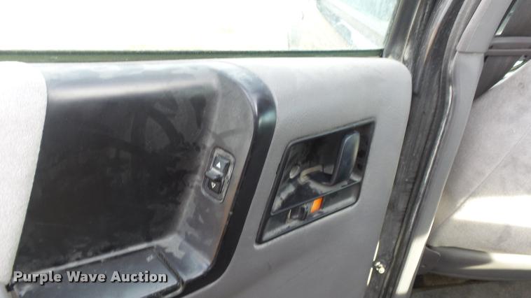 image for item J5739 1994 Jeep Grand Cherokee SUV