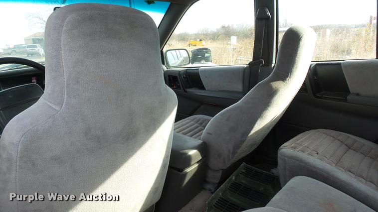 image for item J5739 1994 Jeep Grand Cherokee SUV