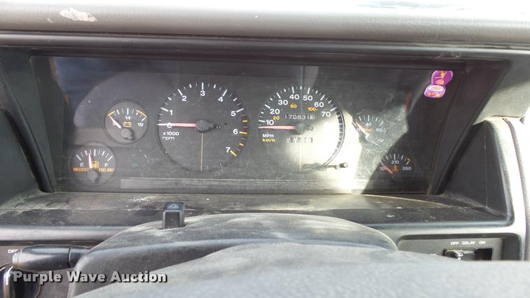 image for item J5739 1994 Jeep Grand Cherokee SUV