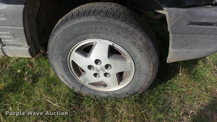image for item J5739 1994 Jeep Grand Cherokee SUV