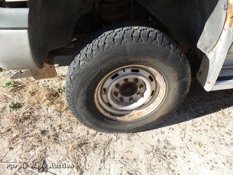 image for item K1012 1998 Dodge Ram 2500 pickup truck