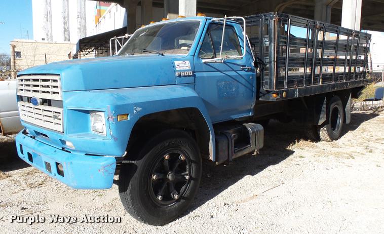 image for item K1013 1989 Ford F600G flatbed truck