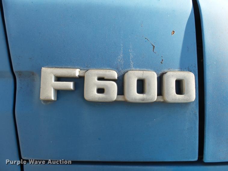 image for item K1013 1989 Ford F600G flatbed truck