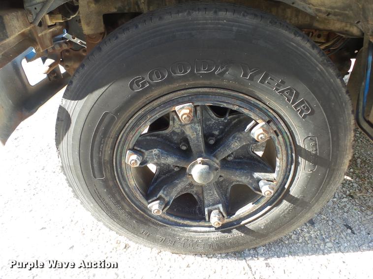 image for item K1013 1989 Ford F600G flatbed truck