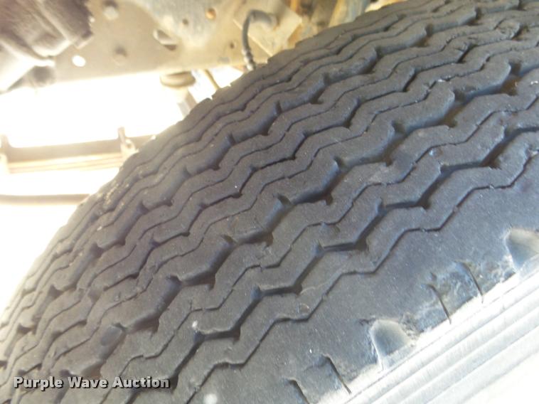 image for item K1013 1989 Ford F600G flatbed truck