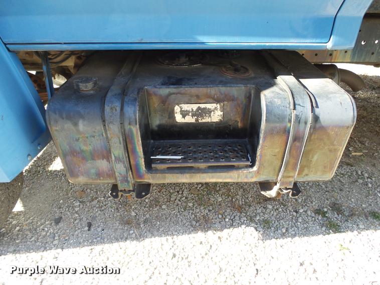 image for item K1013 1989 Ford F600G flatbed truck