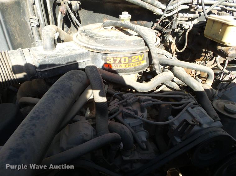 image for item K1013 1989 Ford F600G flatbed truck