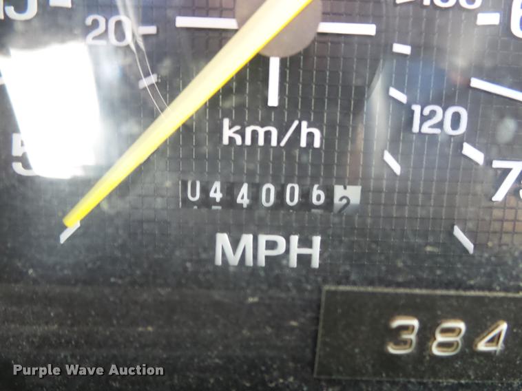 image for item K1013 1989 Ford F600G flatbed truck