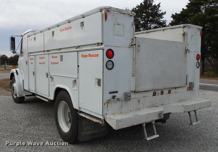 image for item K1015 1995 Freightliner Business Class FL60 utility truck