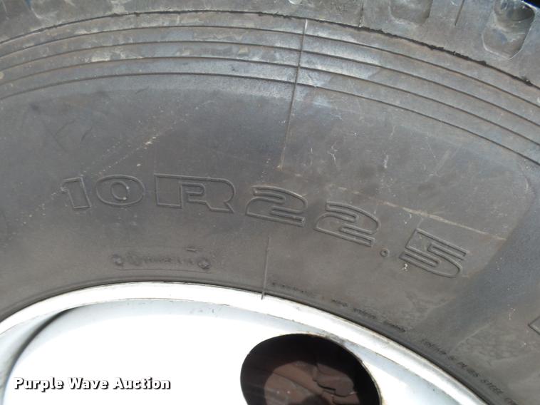 image for item K1015 1995 Freightliner Business Class FL60 utility truck