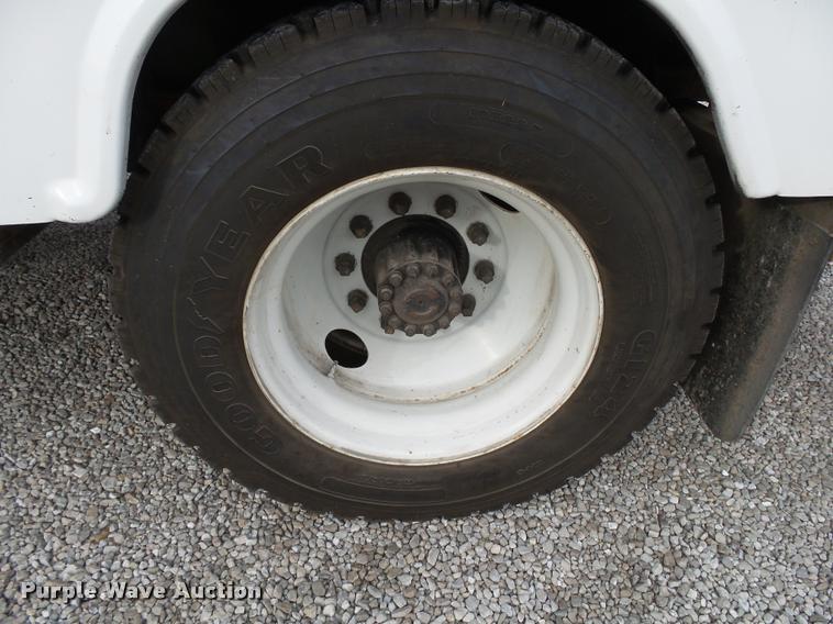 image for item K1015 1995 Freightliner Business Class FL60 utility truck