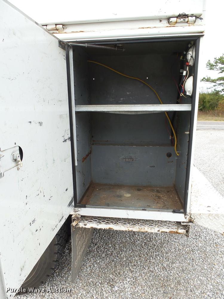 image for item K1015 1995 Freightliner Business Class FL60 utility truck