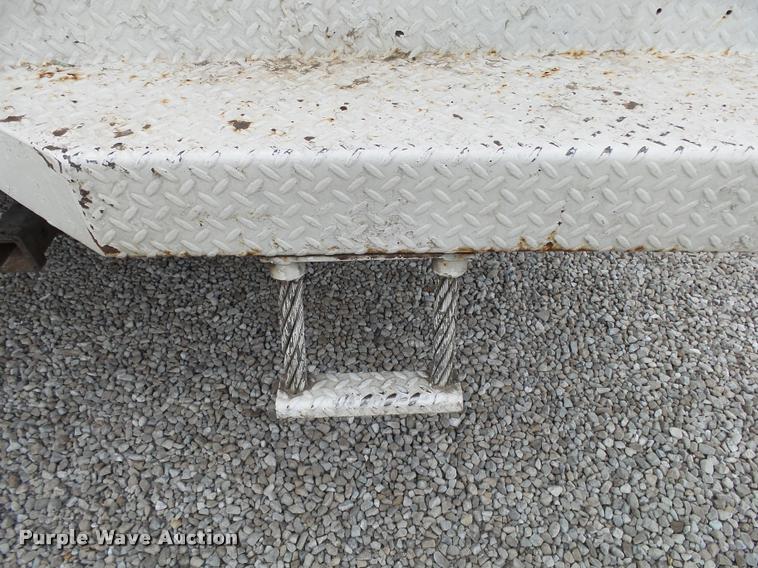 image for item K1015 1995 Freightliner Business Class FL60 utility truck