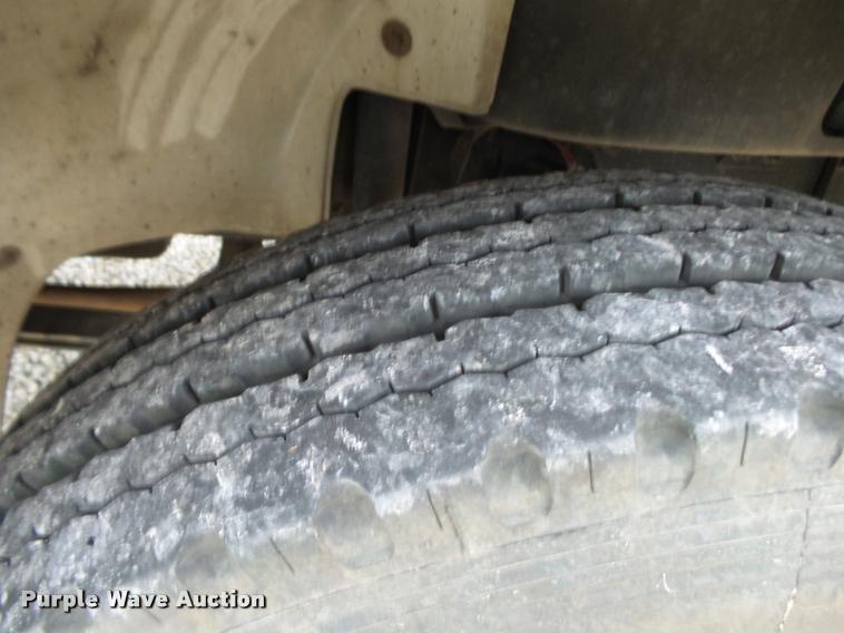 image for item K1015 1995 Freightliner Business Class FL60 utility truck