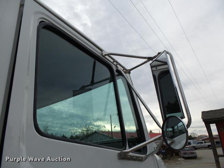 image for item K1015 1995 Freightliner Business Class FL60 utility truck