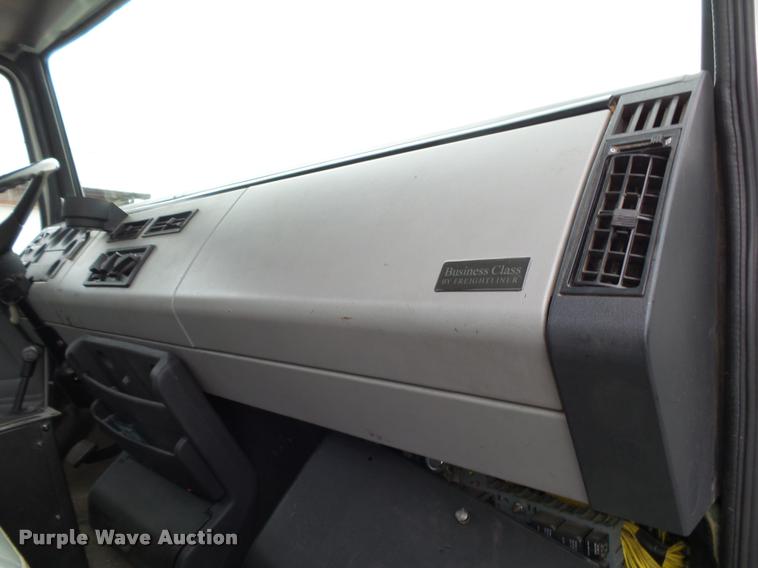 image for item K1015 1995 Freightliner Business Class FL60 utility truck