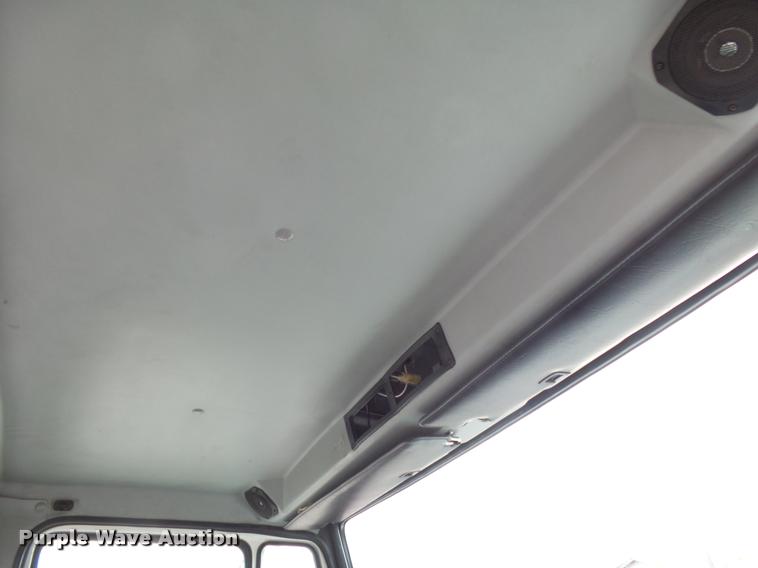 image for item K1015 1995 Freightliner Business Class FL60 utility truck