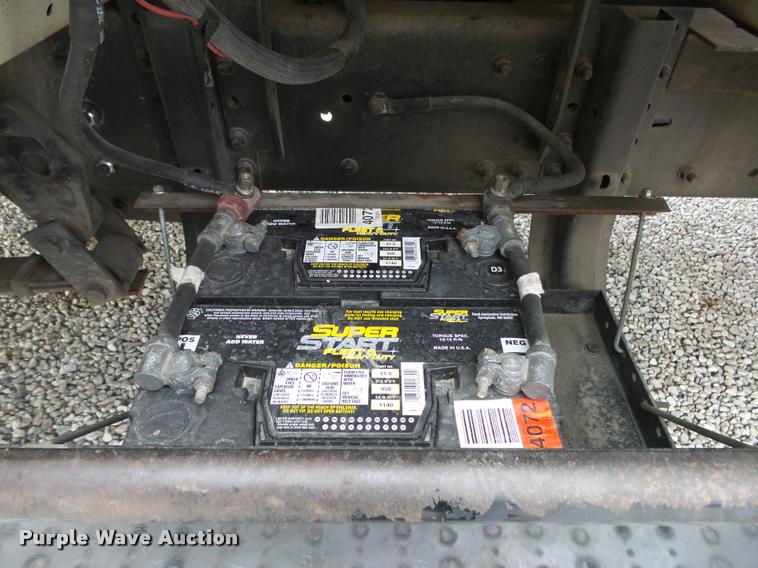 image for item K1015 1995 Freightliner Business Class FL60 utility truck