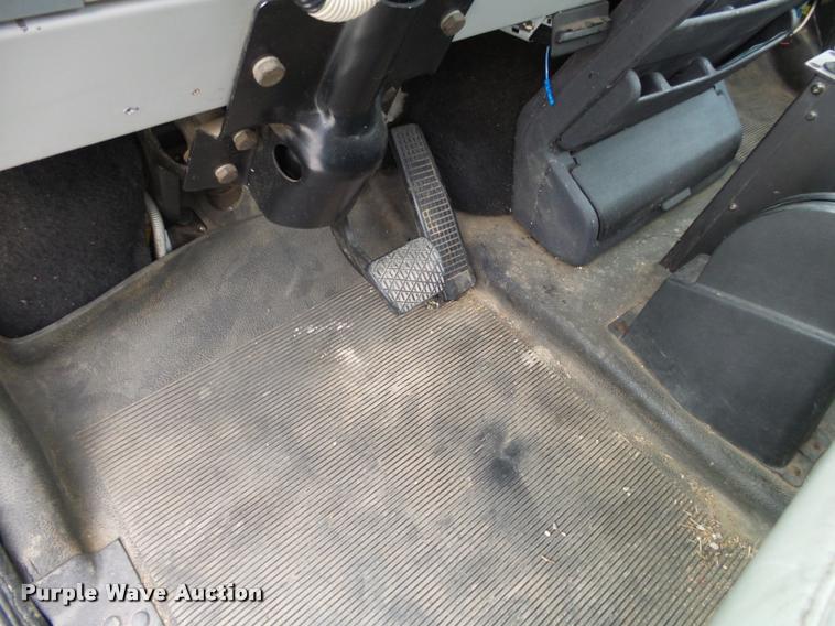 image for item K1015 1995 Freightliner Business Class FL60 utility truck