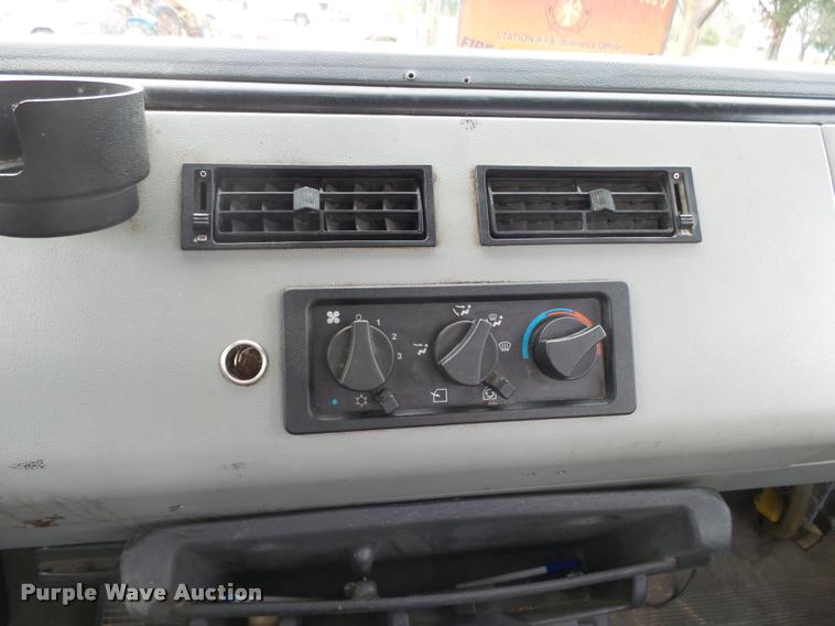 image for item K1015 1995 Freightliner Business Class FL60 utility truck