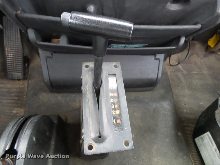 image for item K1015 1995 Freightliner Business Class FL60 utility truck