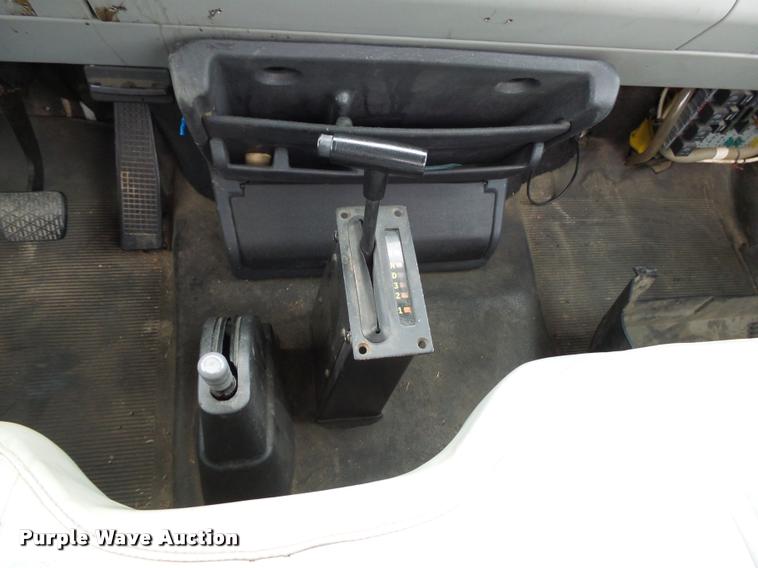 image for item K1015 1995 Freightliner Business Class FL60 utility truck