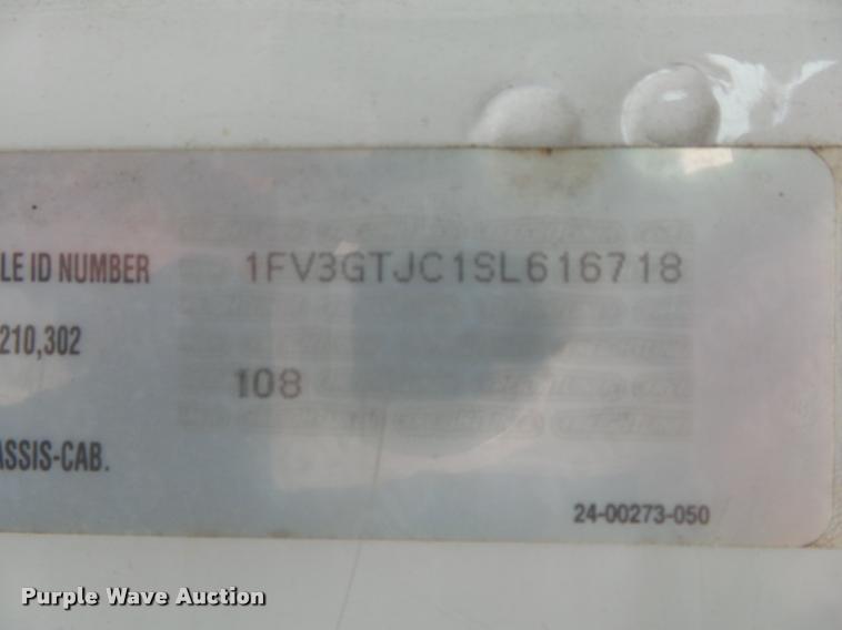 image for item K1015 1995 Freightliner Business Class FL60 utility truck