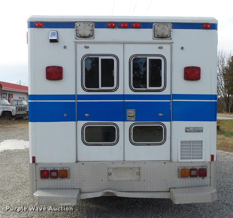 image for item K1016 1990 GMC TopKick 7000 ambulance