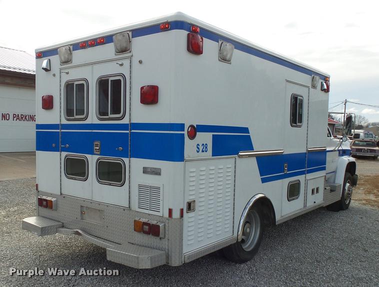 image for item K1016 1990 GMC TopKick 7000 ambulance