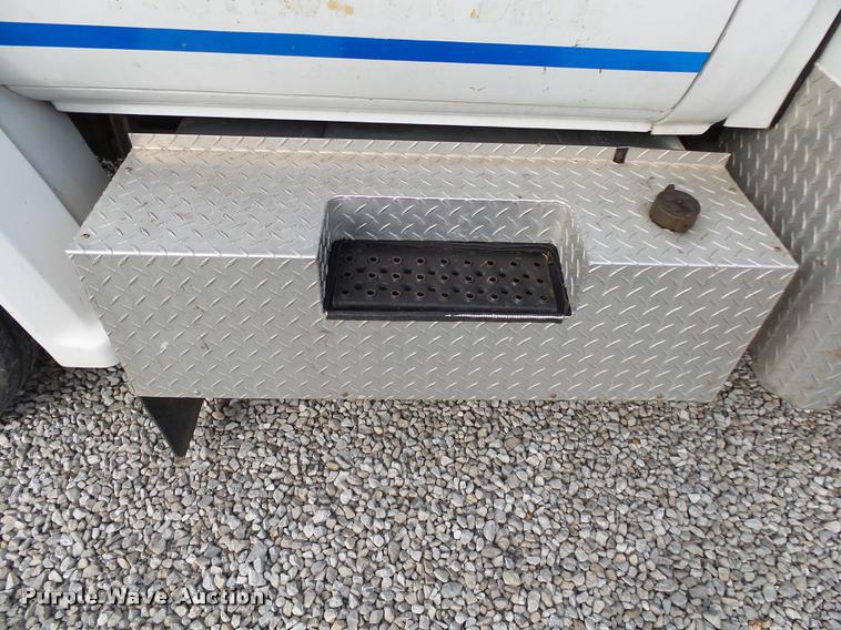 image for item K1016 1990 GMC TopKick 7000 ambulance