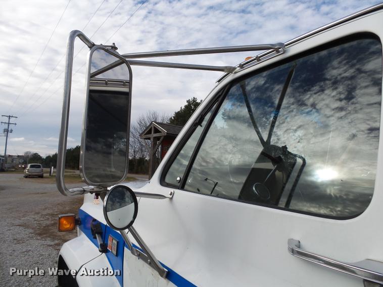 image for item K1016 1990 GMC TopKick 7000 ambulance