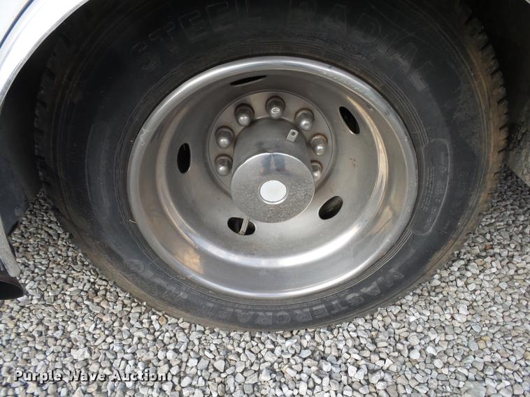 image for item K1016 1990 GMC TopKick 7000 ambulance