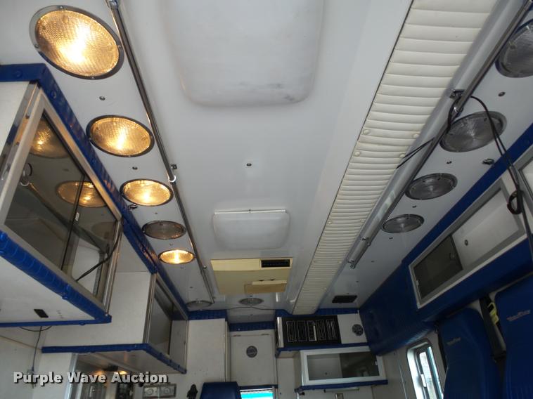 image for item K1016 1990 GMC TopKick 7000 ambulance