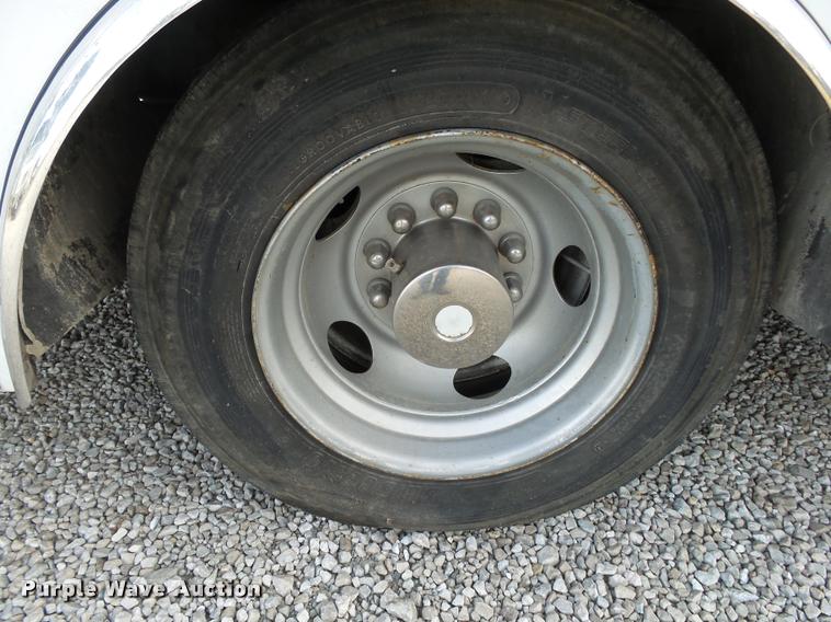 image for item K1016 1990 GMC TopKick 7000 ambulance